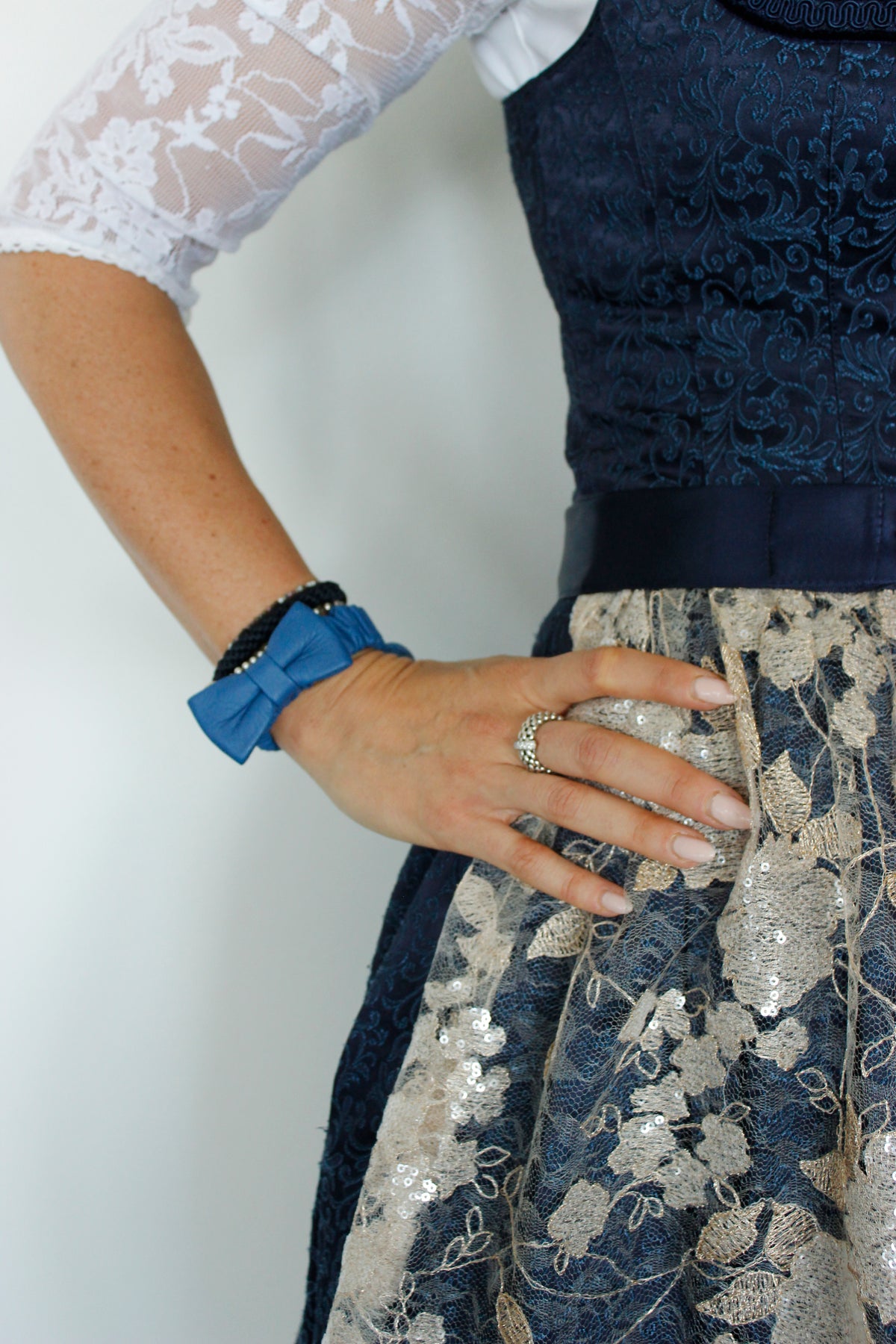 Lederarmband mit Schleife