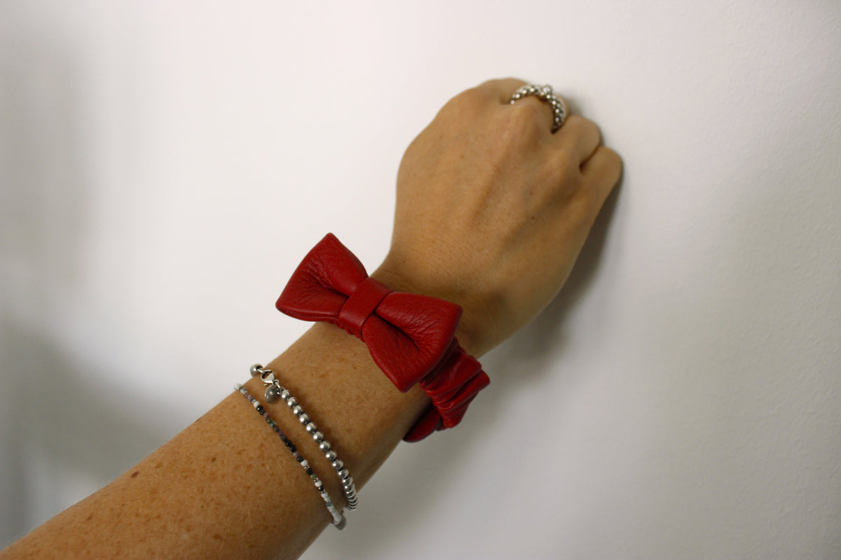 Lederarmband mit Schleife